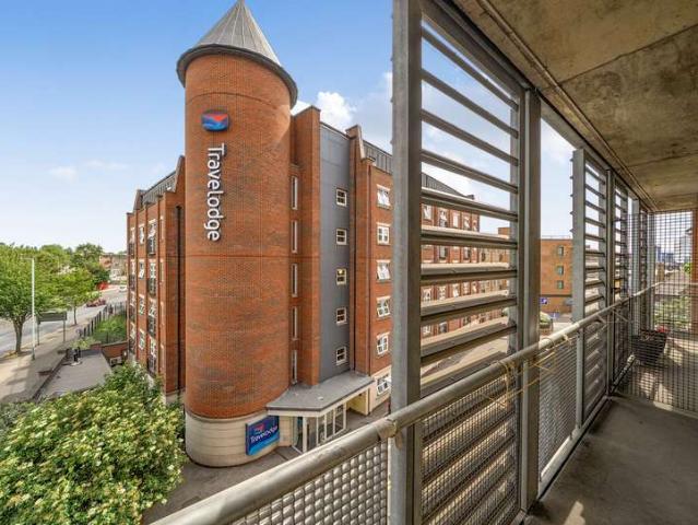 Flat for sale in Greater London