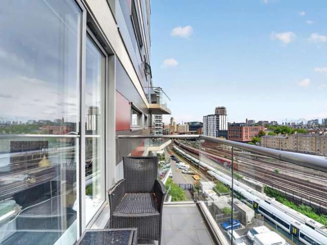 Flat for sale in Pimlico, Greater London