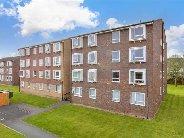 Flat for sale in Greater London