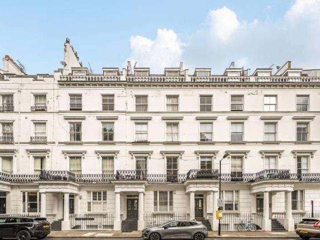 Flat for sale in Bayswater, Greater London