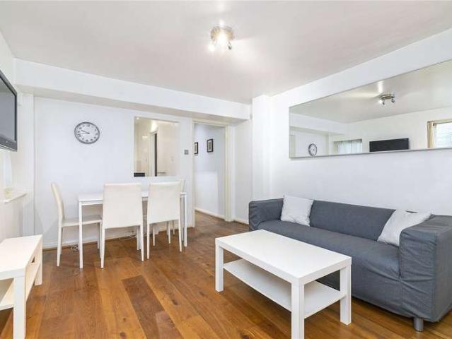 Flat for sale in Bayswater, Greater London