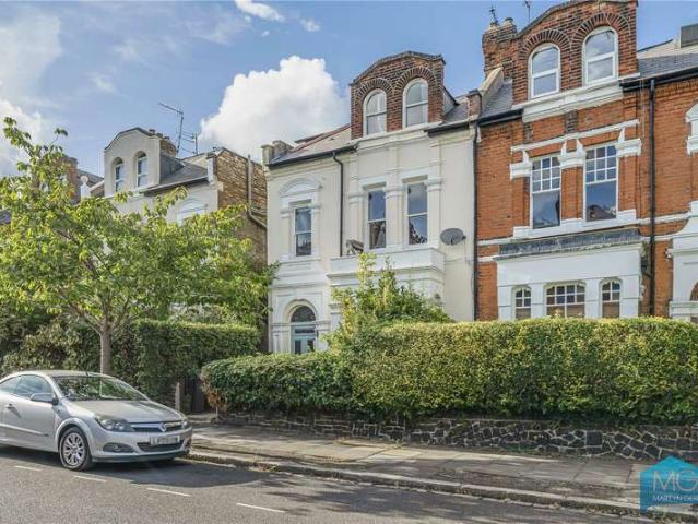 Flat for sale in Crouch End, Greater London