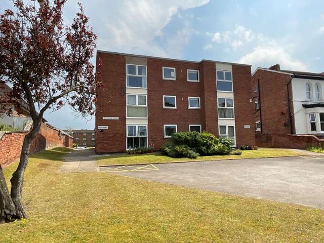 Flat for sale in Meols Cop, Southport