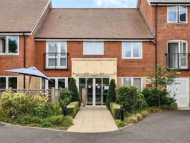 Flat for sale in Berrick Salome, Oxfordshire