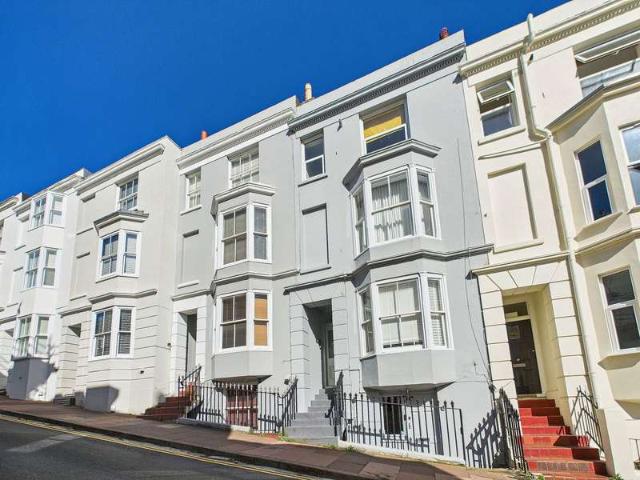 Flat for sale in Round Hill, Brighton & Hove