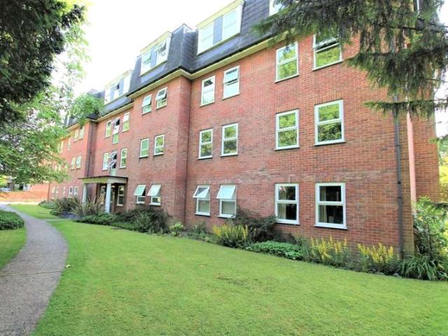 Flat for sale in Katesgrove, Reading