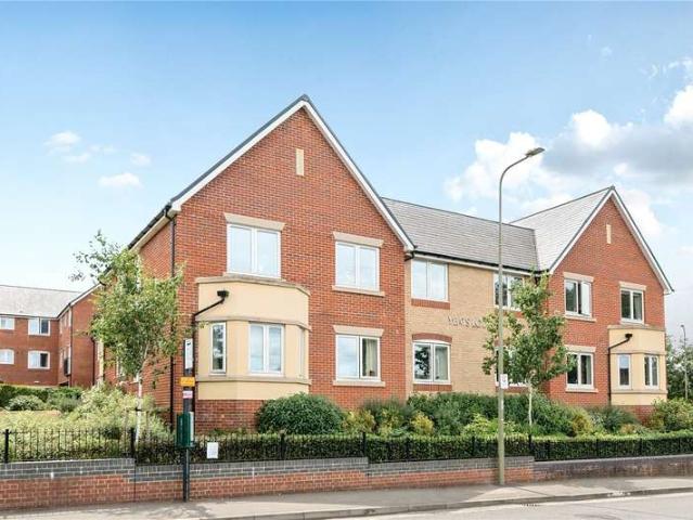 Flat for sale in Berrick Salome, Oxfordshire