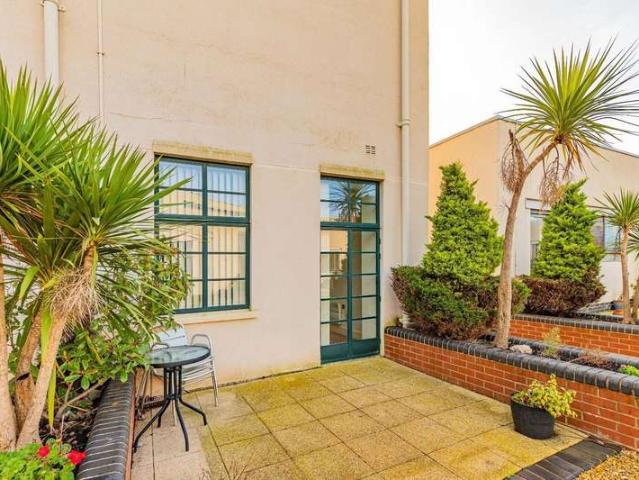 Flat for sale in Sully and Lavernock, Barry