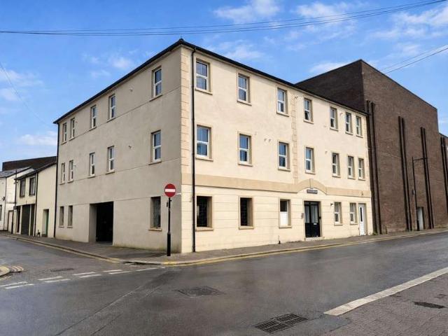 Flat for sale in Gadlys, Aberdare