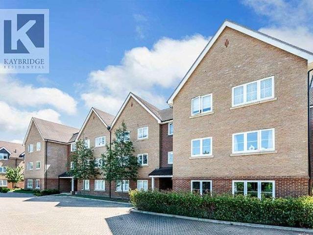 Flat for sale in Ewell, Surrey