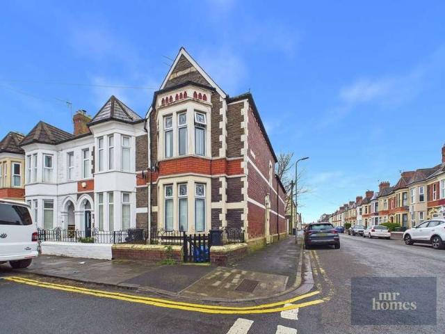 Flat for sale in Falcon Lodge, Wales