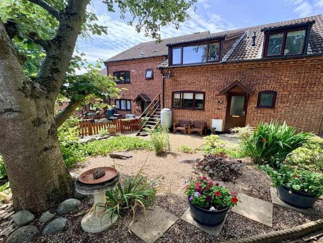 Flat for sale in Crostwick, Norfolk