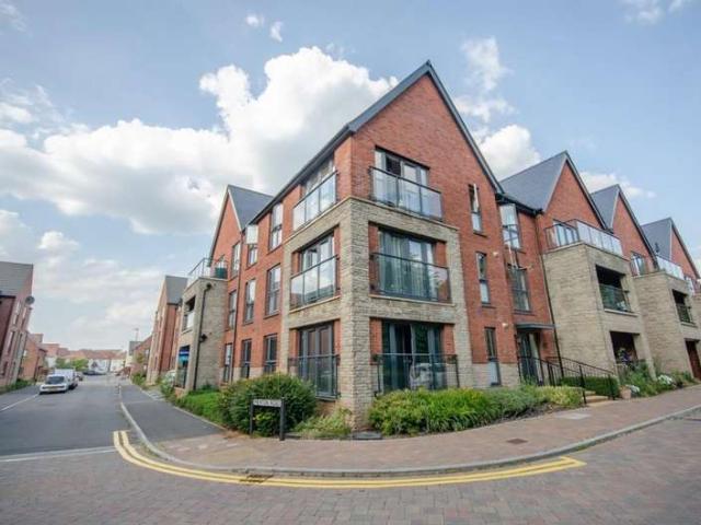 Flat for sale in Winterbourne, Frenchay