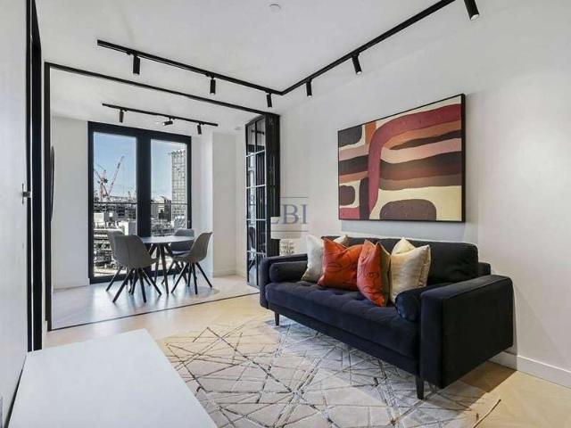 Flat for sale in Bishopsgate, Greater London