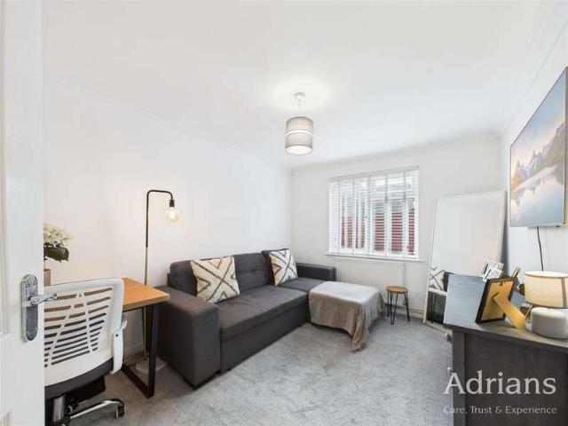 Flat for sale in Meadgate, Chelmsford