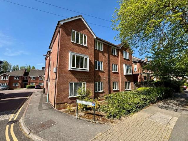 Flat for sale in Golden Valley, Gloucestershire
