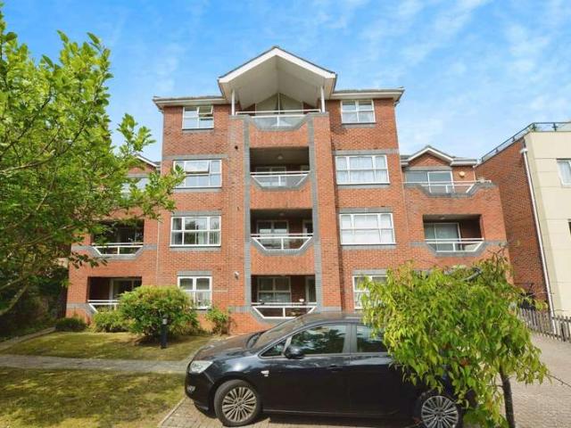Flat for sale in Westwood Park, City Of Southampton