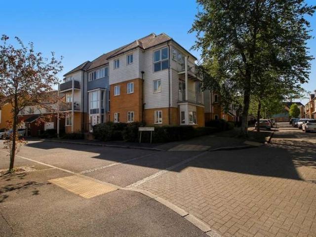 Flat for sale in Godinton Park, Bridgefield