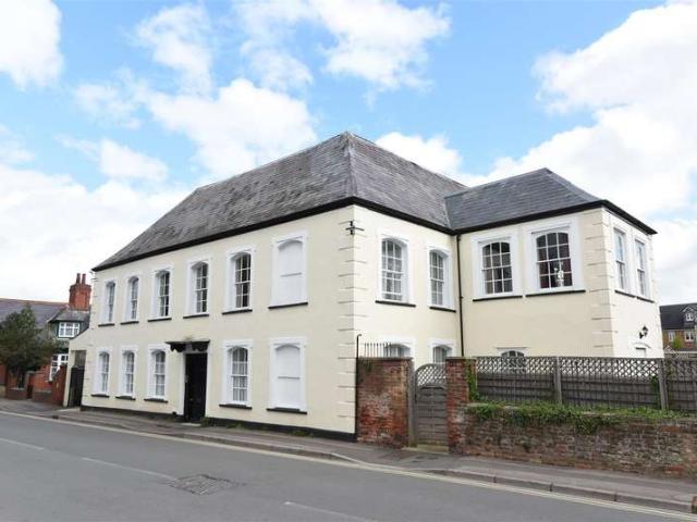 Flat for sale in Ham, School House