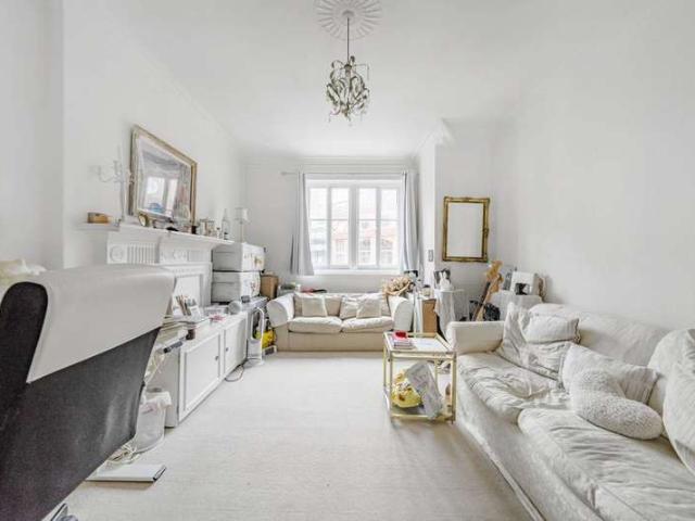 Flat for sale in Westminster, Westminster