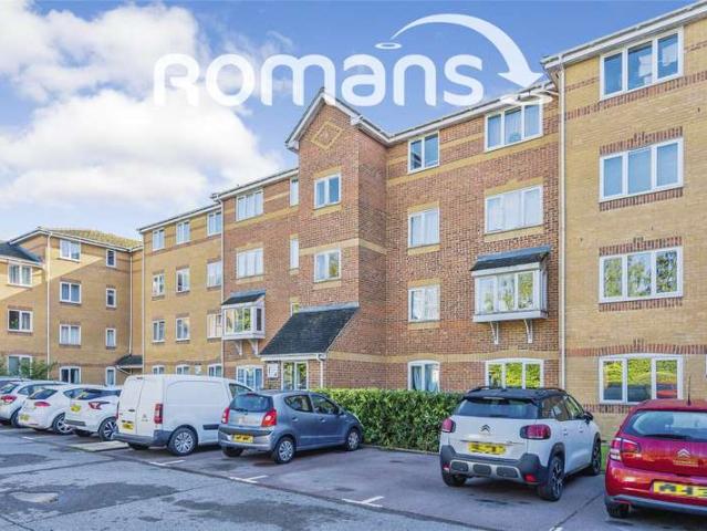 Flat for sale in Aldershot, Hampshire