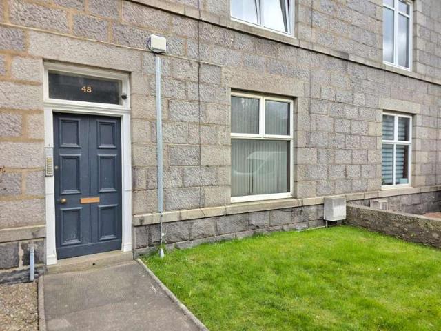 Flat for sale in Ballindoch, Scotland