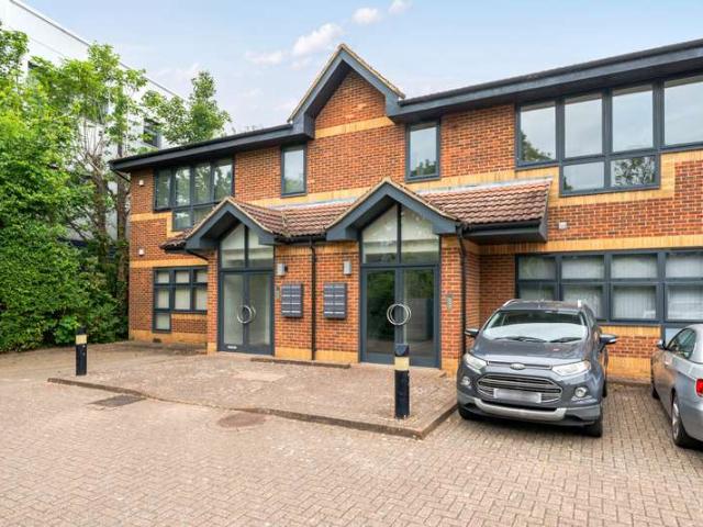 Flat for sale in Hampton, Greater London