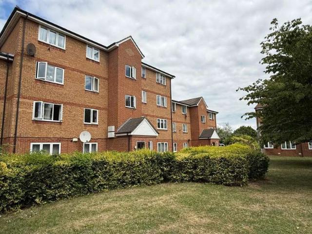 Flat for sale in Chadwell Heath, Greater London