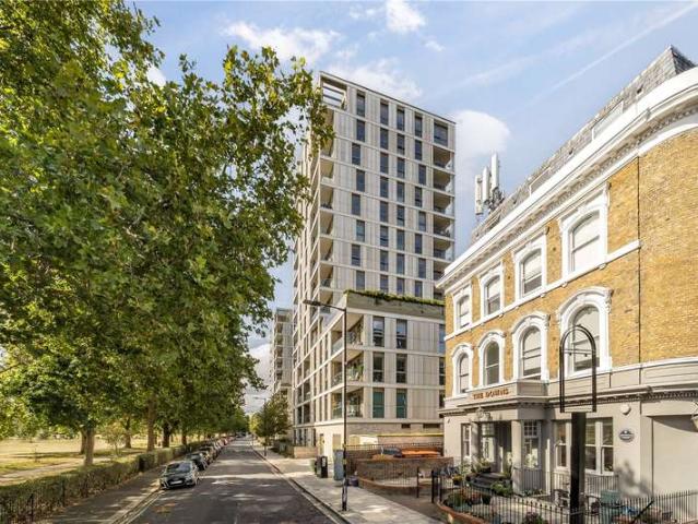 Flat for sale in Lower Clapton, Greater London