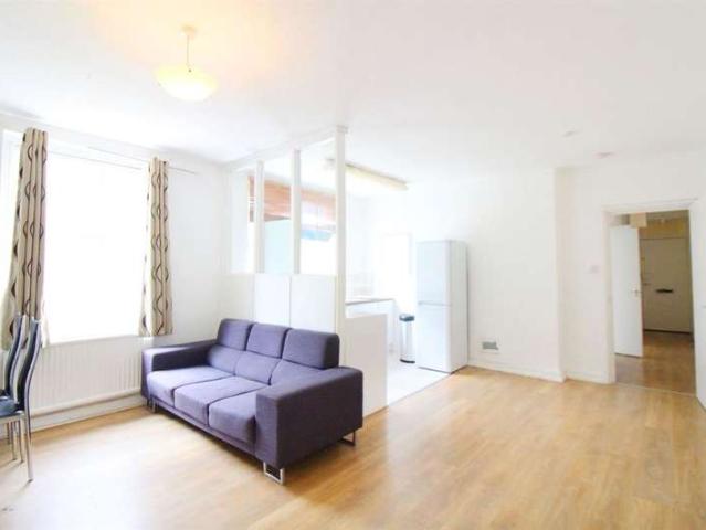 Flat for sale in King's Cross, Greater London