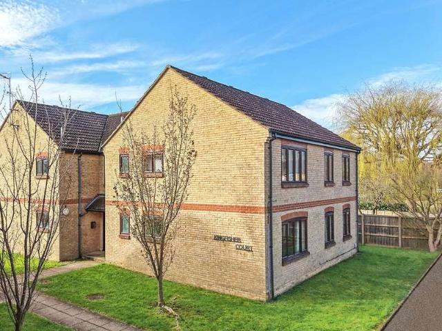 Flat for sale in Rose Hill, Pachesham Park