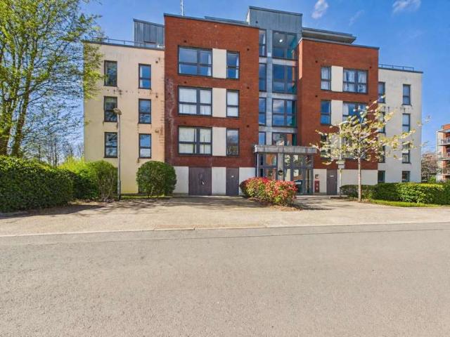 Flat for sale in Feckenham, City Of Bristol