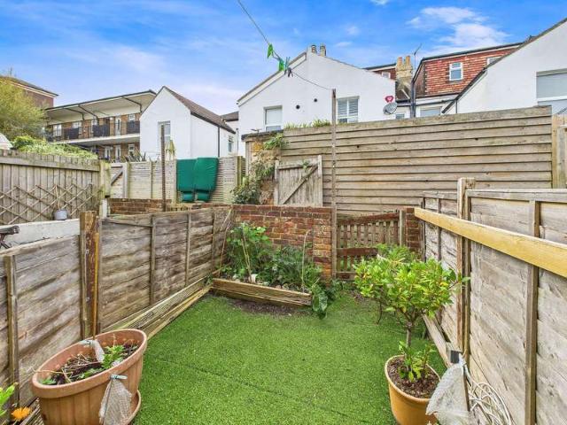 Flat for sale in Hangleton