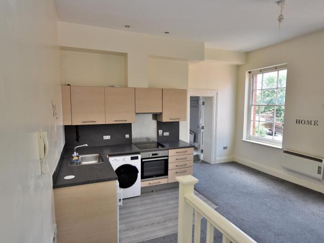 Apartment for rent in Dixons Green, West Midlands
