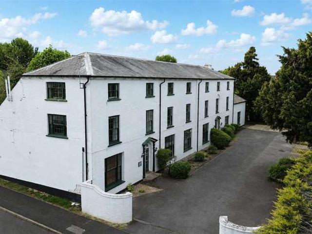 Flat for sale in Sulham, West Berkshire