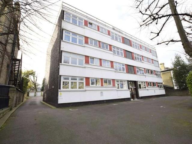 Flat for sale in Putney, Greater London