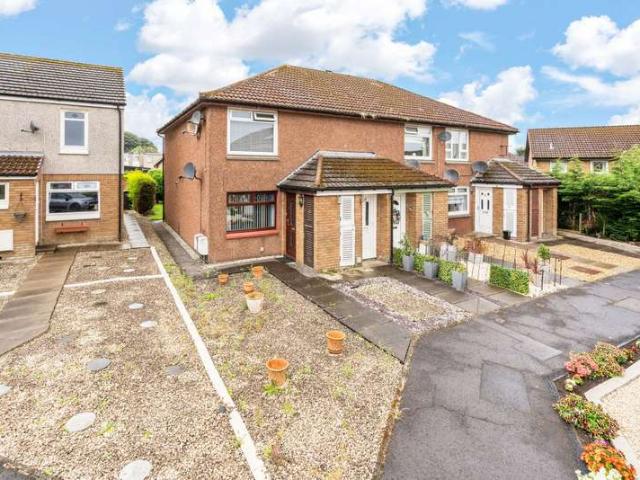 Flat for sale in Bathgate, Scotland