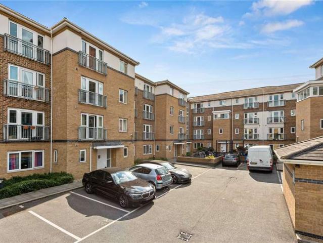 Flat for sale in St. George in the East, Greater London