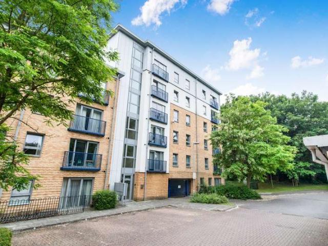 Flat for sale in Priest Down, Hampshire