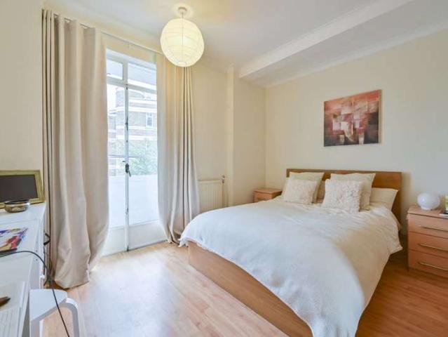 Flat for sale in St John's Wood, St. John's Wood