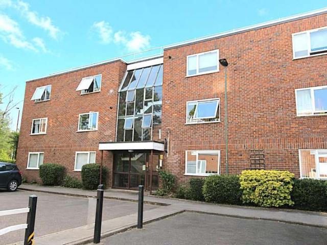 Flat for sale in London Borough of Bromley, Greater London