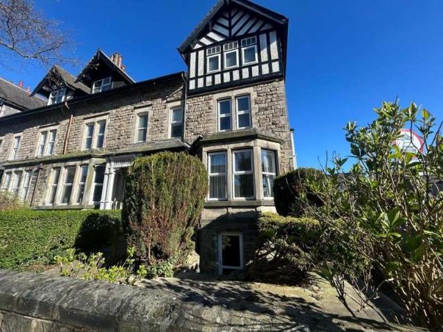 Flat for sale in High Harrogate, Harrogate
