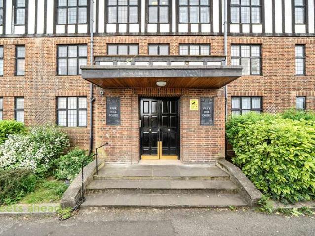 Flat for sale in London Borough of Croydon, Greater London