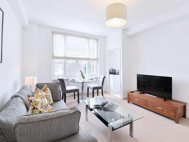 Flat for rent in Mayfair, Greater London