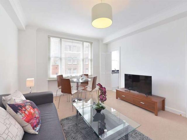 Flat for rent in Mayfair, Greater London