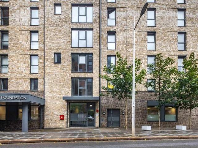 Flat for sale in Bromley-by-Bow, Limehouse