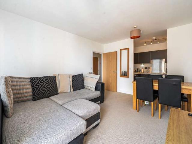 Flat for sale in Bromley-by-Bow, Poplar Grove