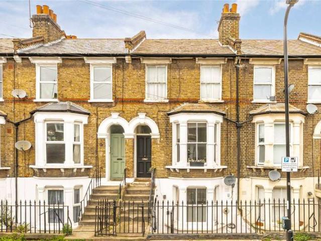 Flat for sale in Homerton, Greater London