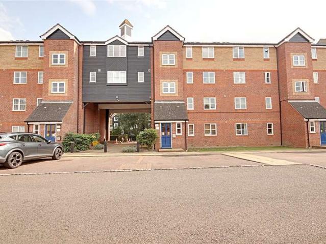 Flat for sale in Enfield Island Village, Greater London