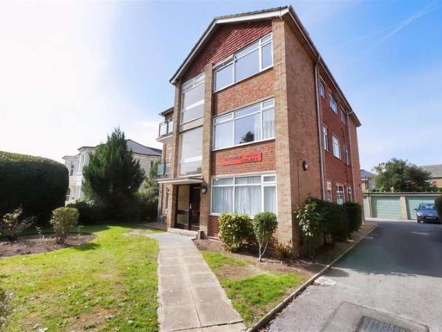 Flat for sale in West Worthing, Worthing